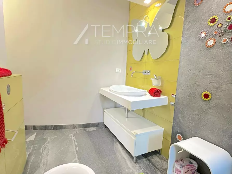 Immagine 27 di Attico in vendita  in Via Cappuccini a Adrano