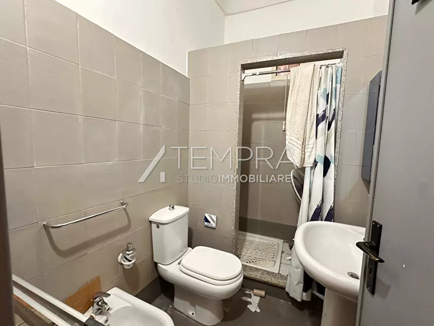 Immagine 12 di Casa indipendente in vendita  a Adrano