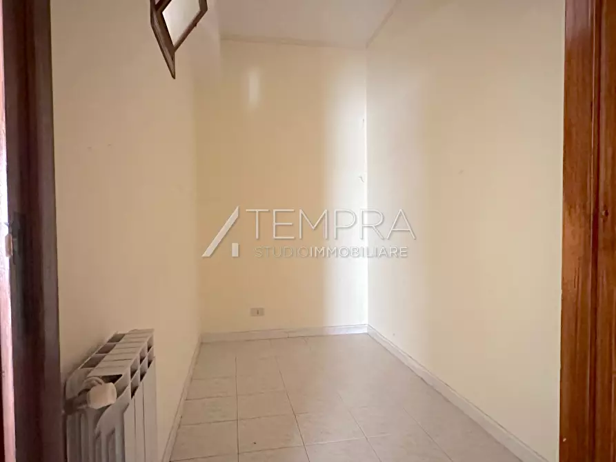 Immagine 13 di Appartamento in vendita  a Adrano