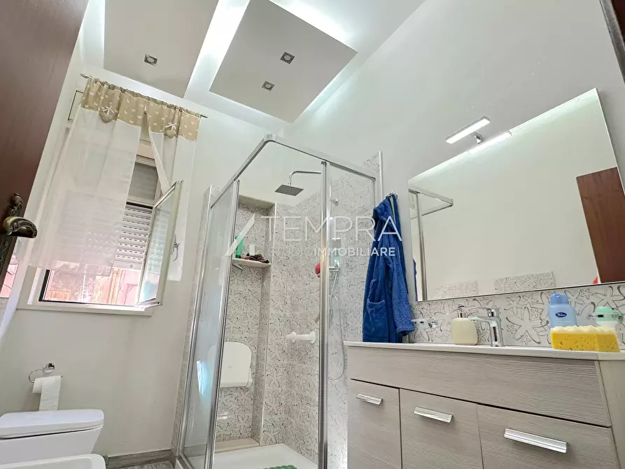 Immagine 9 di Appartamento in vendita  a Adrano