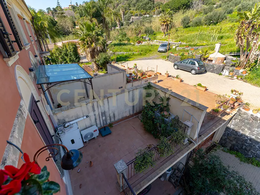 Immagine 10 di Appartamento in vendita  in Via Stazione 12 a Aci Castello