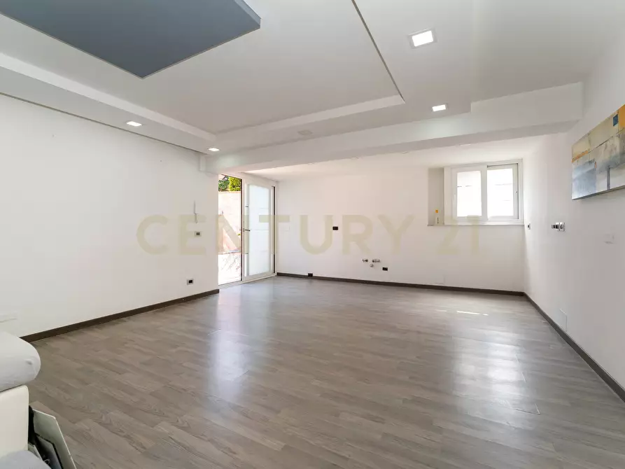 Immagine 46 di Villetta a schiera in vendita  in Via Maria Gianni 81 a Catania