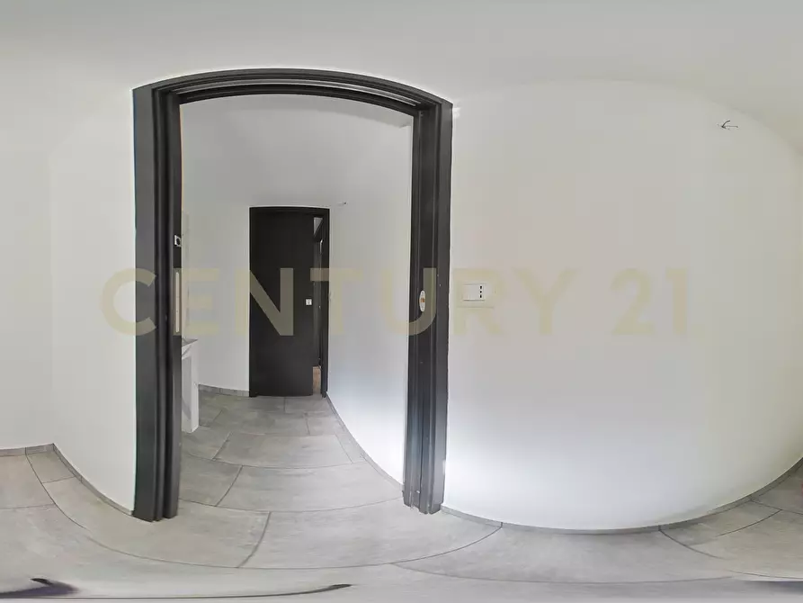 Immagine 36 di Locale commerciale in vendita  in Via Mario Sangiorgi 56 a Catania