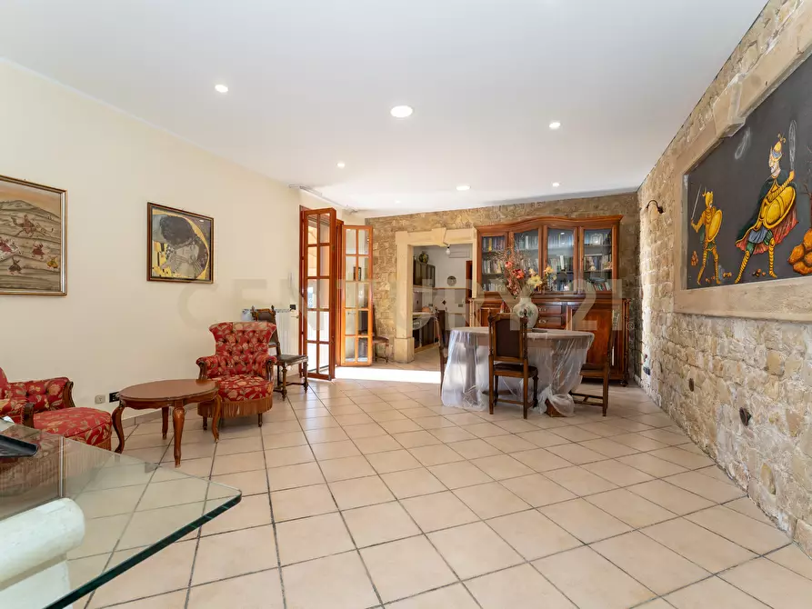 Immagine 51 di Villa in vendita  in Via Gela 95 a Caltagirone