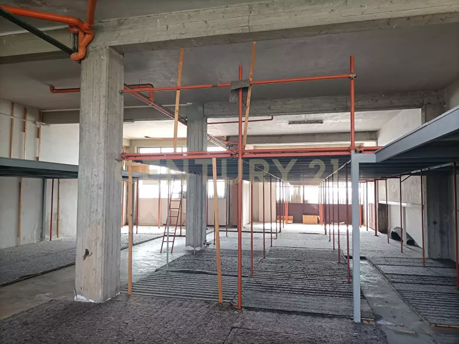 Immagine 4 di Magazzino in affitto  a Viagrande