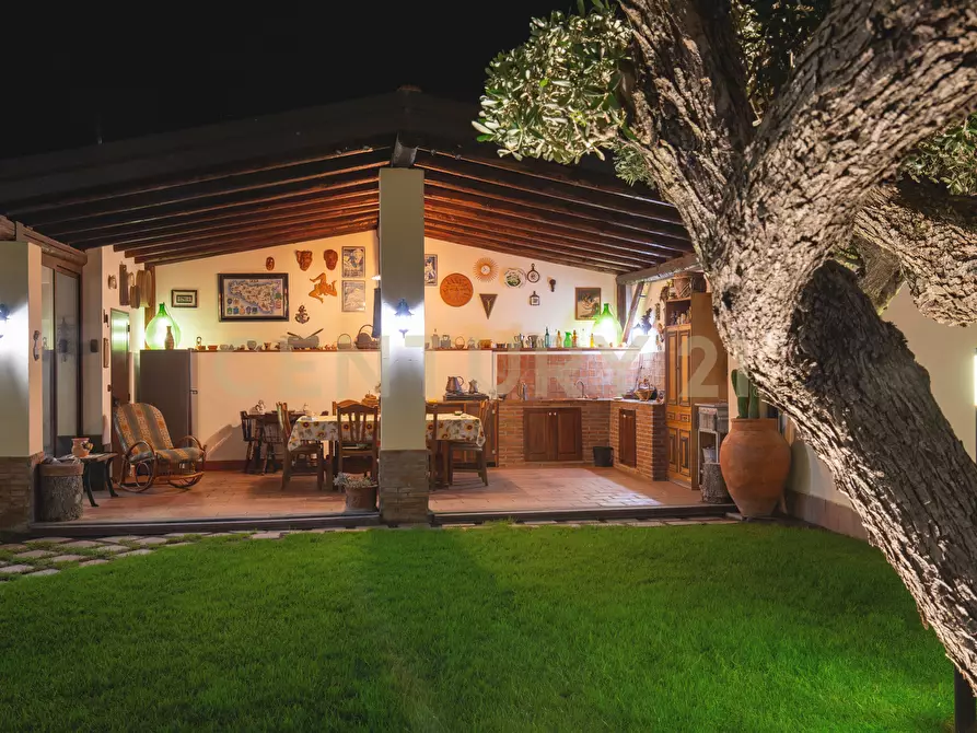 Immagine 95 di Villa in vendita  in Via Salemi 19 a Mascalucia