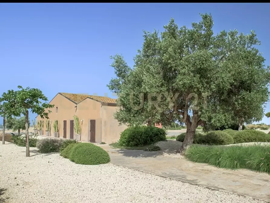 Immagine 15 di Villa in vendita  in Contrada Pagliarello snc a Portopalo Di Capo Passero