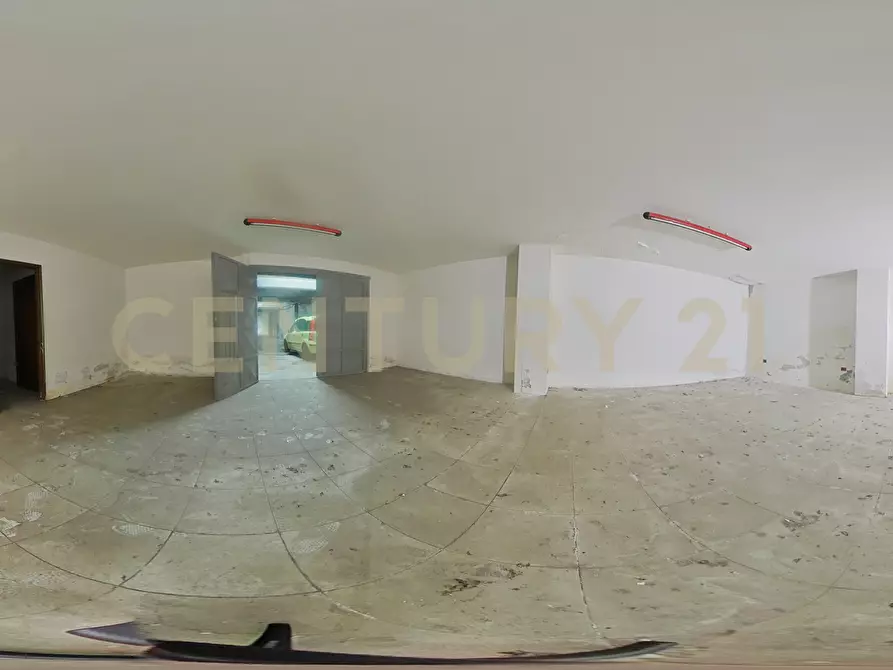 Immagine 40 di Magazzino in vendita  in Via del Bosco 407 a Catania