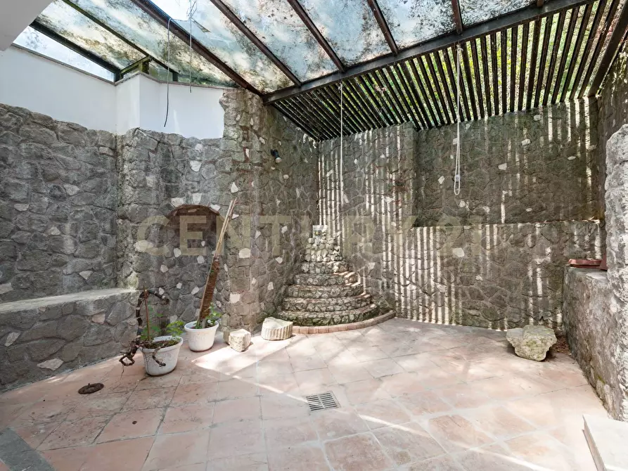 Immagine 19 di Villa in vendita  in Via Spiaggia del Lago 17b a Castel Gandolfo