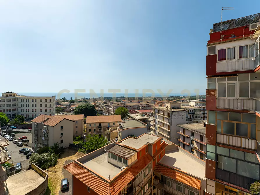 Immagine 41 di Pentalocale in vendita  in Via Salvatore Vigo 106 a Acireale