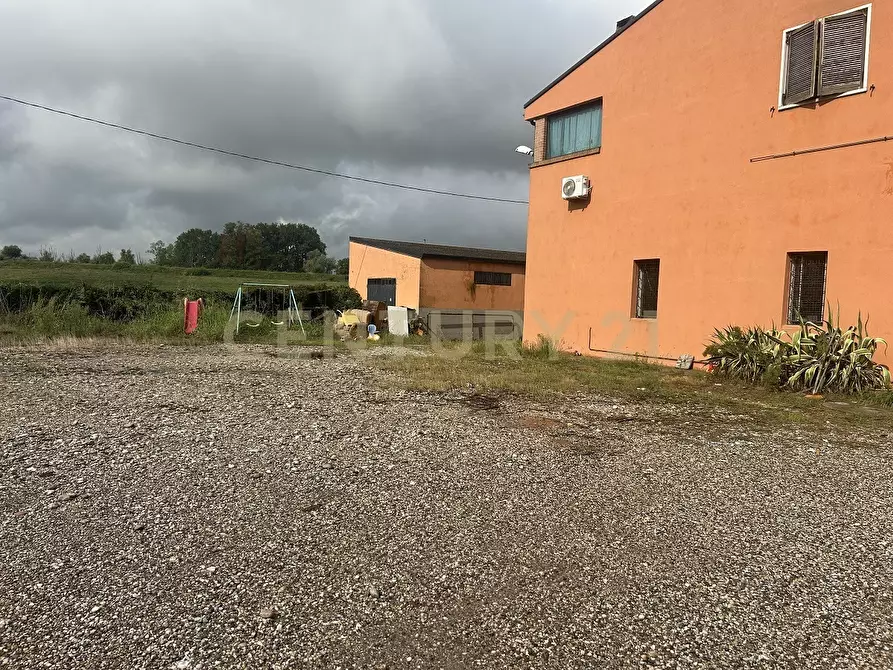 Immagine 3 di Pentalocale in vendita  in Strada Ostigliese 190 a Roncoferraro