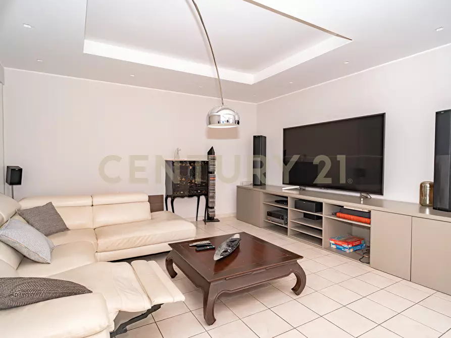 Immagine 13 di Villa in vendita  in Via Fisichelli a San Giovanni La Punta