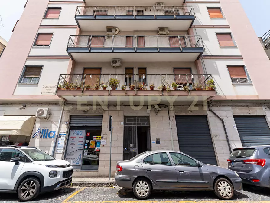 Immagine 2 di Pentalocale in vendita  in PIazza Indipendence 3 a Misterbianco