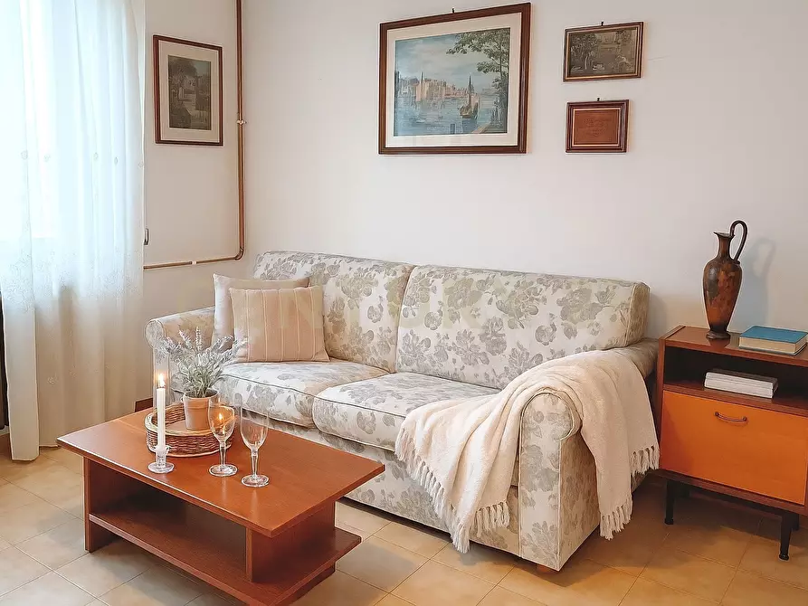 Immagine 3 di Trilocale in vendita  in Viale Dante Alighieri 1 a Radicofani