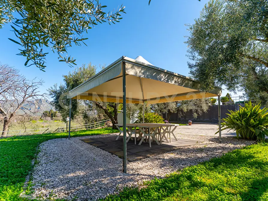 Immagine 37 di Villa in vendita  in Strada Comunale Calderara 5 a Randazzo