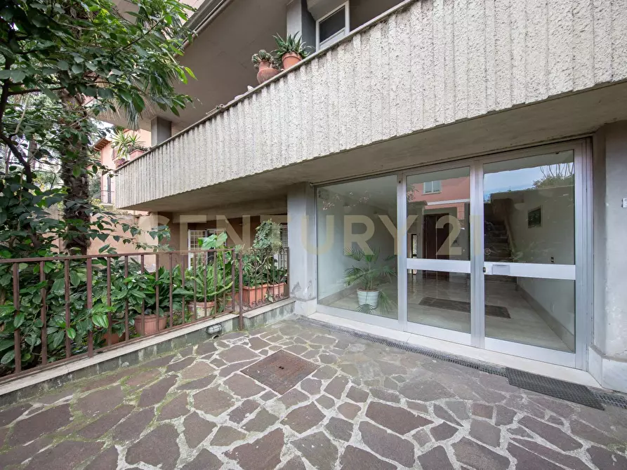 Immagine 22 di Bilocale in vendita  in Via Aurelia 301 a Roma
