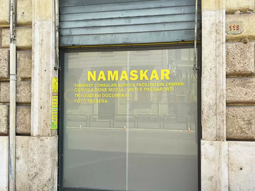 Immagine 3 di Attività commerciale in affitto  in Via Venti Settembre 119-120 a Roma