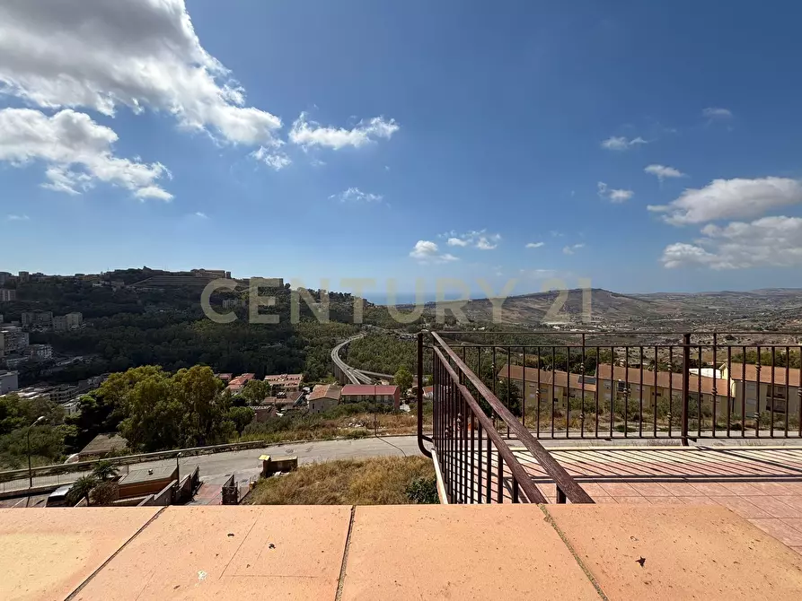 Immagine 75 di Pentalocale in vendita  in Via Giuseppe Basile 2 a Agrigento