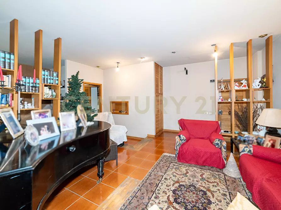 Immagine 9 di Quadrilocale in vendita  in Via Teseo a Catania