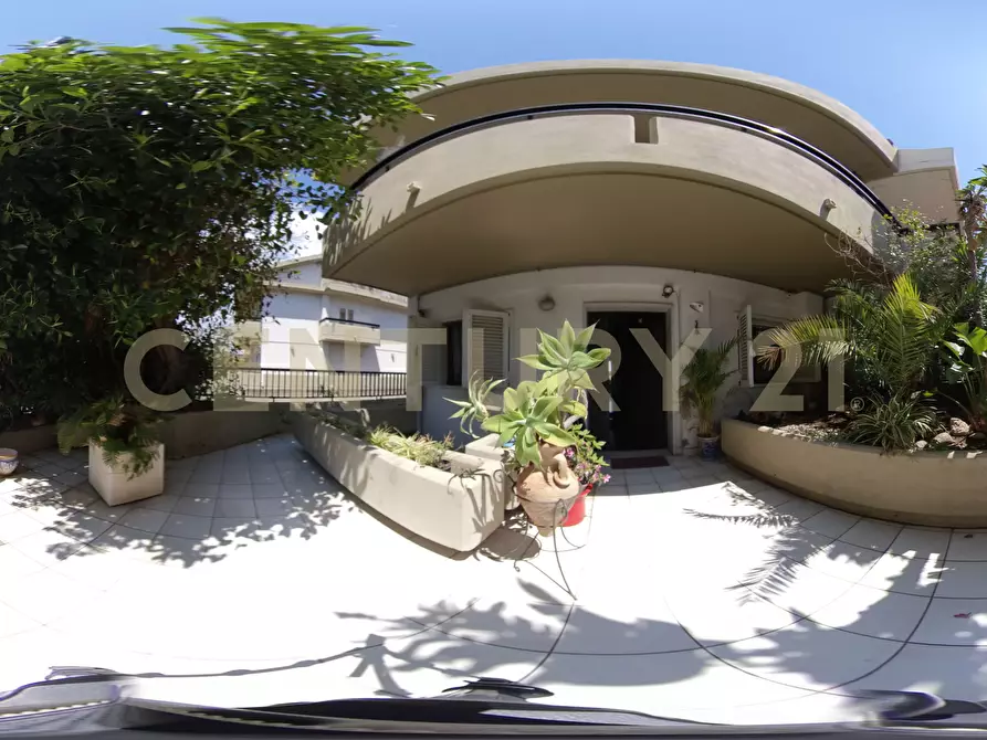 Immagine 61 di Villa in vendita  in Via G. Pezzana 9 a Aci Castello