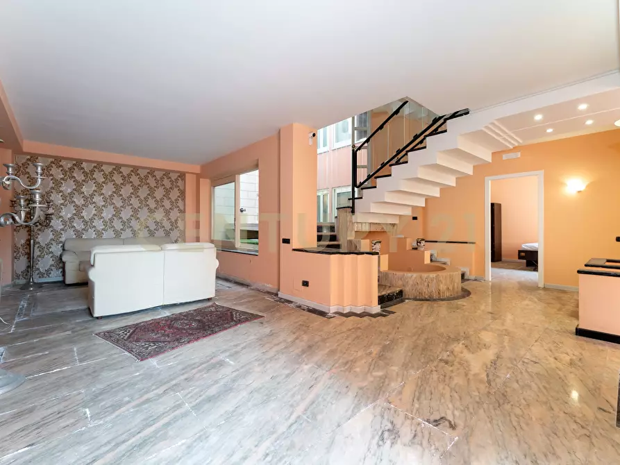 Immagine 17 di Villa in vendita  in Via Ingegnere 130 a Catania