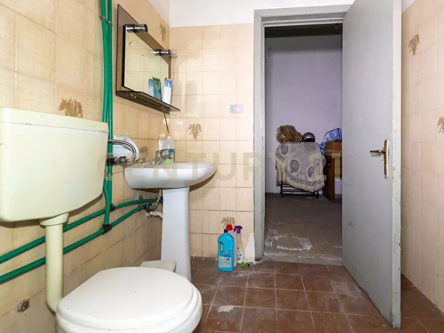 Immagine 21 di Pentalocale in vendita  in Via Feltre 39 a Paterno'