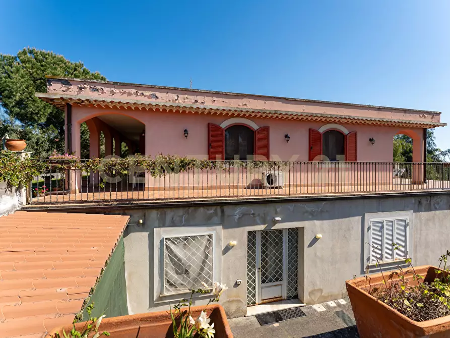 Immagine 5 di Villa in vendita  in Via Alcaloro Petrone 47 a Viagrande