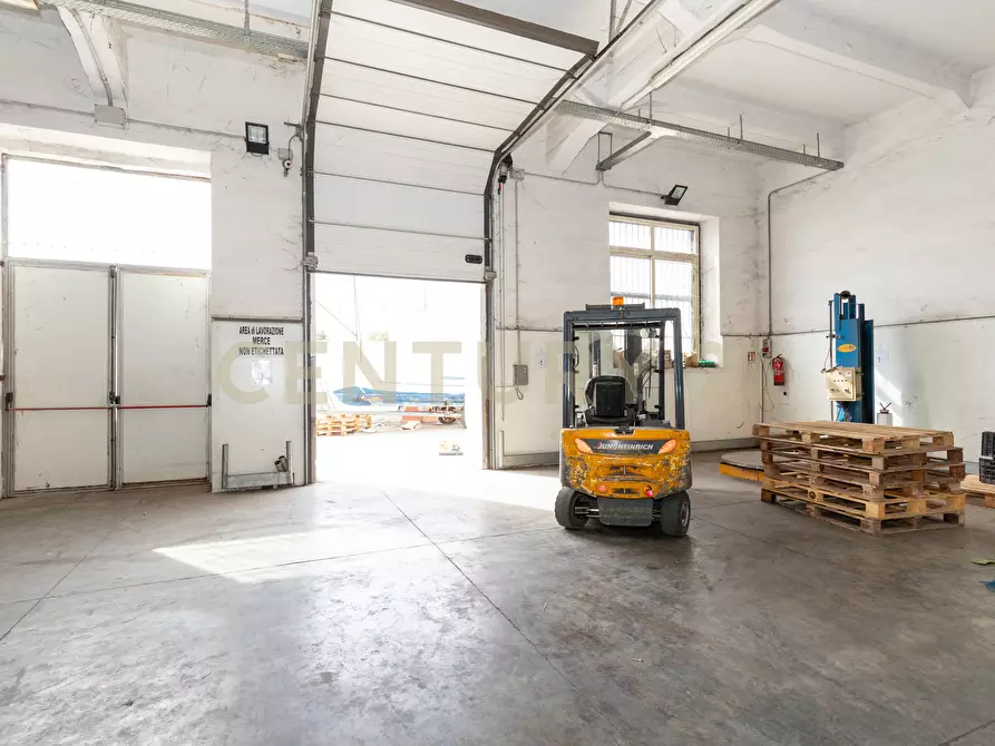 Immagine 20 di Garage in vendita  in Via Lorenzo Maddem 73 a Acireale