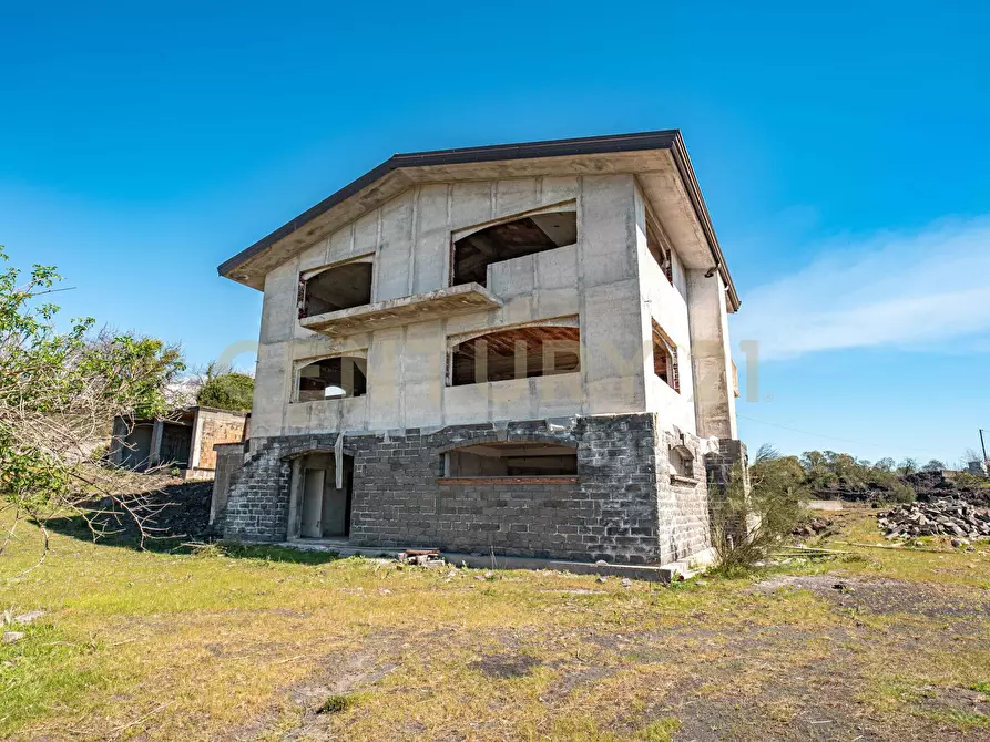 Immagine 17 di Palazzo in vendita  in Via dell'Aria snc a Pedara