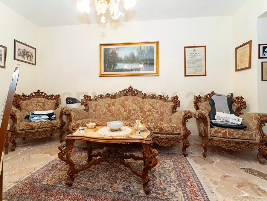 Immagine 42 di Villa in vendita  in Via Salemi 18 a Mascalucia