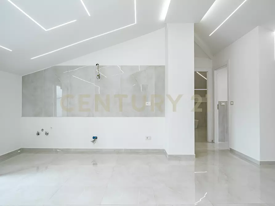 Immagine 9 di Quadrilocale in vendita  in Via delle Rose 17 a Valverde