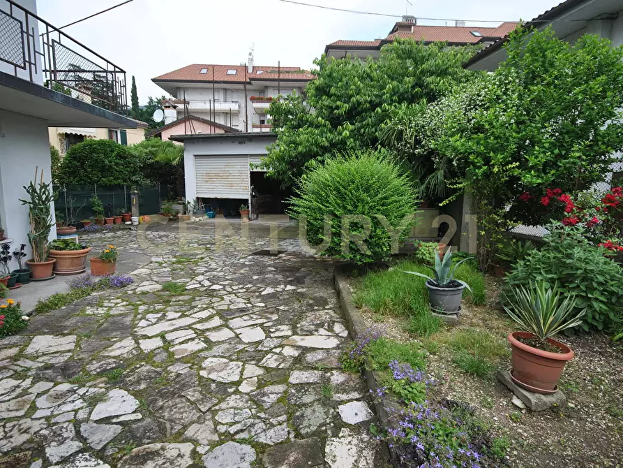 Immagine 8 di Palazzo in vendita  in via Molini 36 a Valdobbiadene