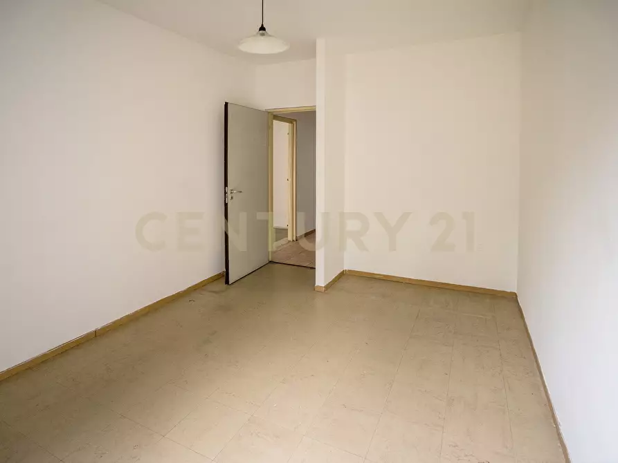 Immagine 32 di Pentalocale in vendita  in Via Umberto Maddalena 1 a Verona