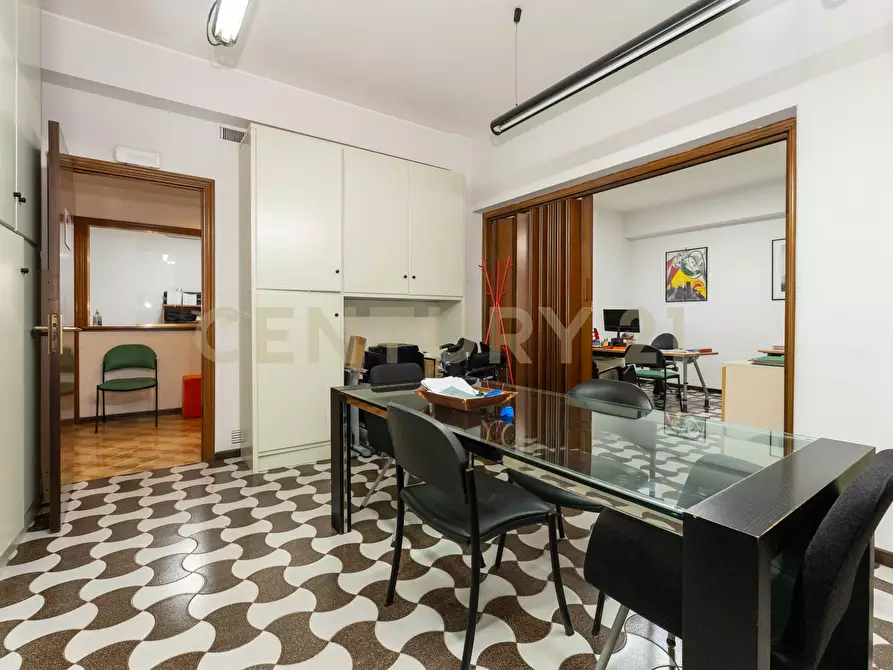 Immagine 22 di Ufficio in vendita  in Via Grazia Deledda 2 a Catania