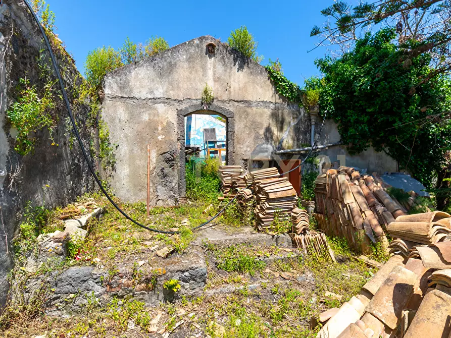 Immagine 12 di Rustico / casale in vendita  in Via Roccamena 84 a Acireale