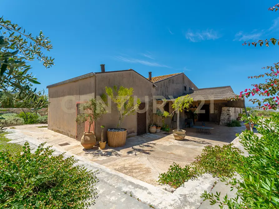Immagine 41 di Villa in vendita  in Contrada Pagliarello snc a Portopalo Di Capo Passero