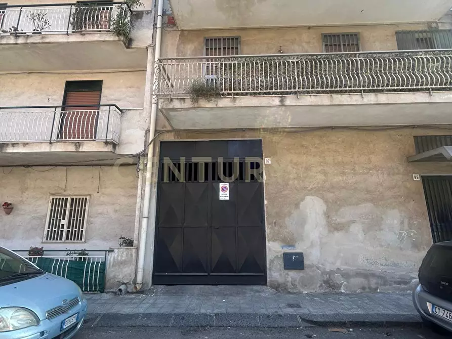 Immagine 1 di Garage in vendita  in Via Livorno 89 a Misterbianco