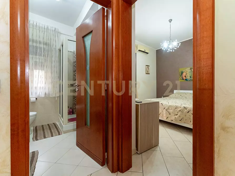 Immagine 28 di Trilocale in vendita  in Via degli Agrumi 139 a Catania