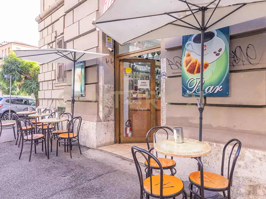 Immagine 26 di Quadrilocale in vendita  in Via Nemorense 26/28 a Roma