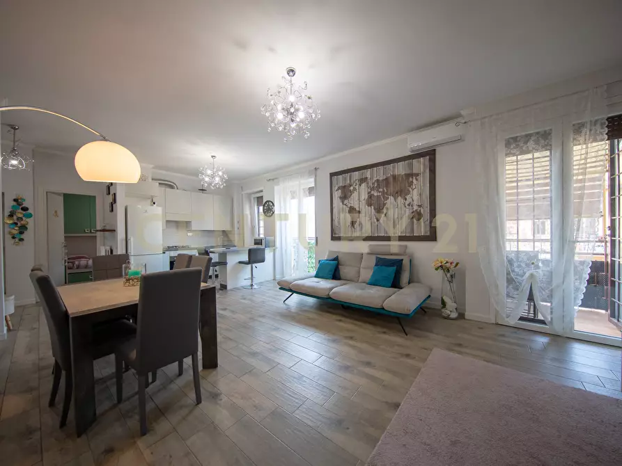 Immagine 2 di Quadrilocale in vendita  in Viale della Venezia Giulia 151 a Roma