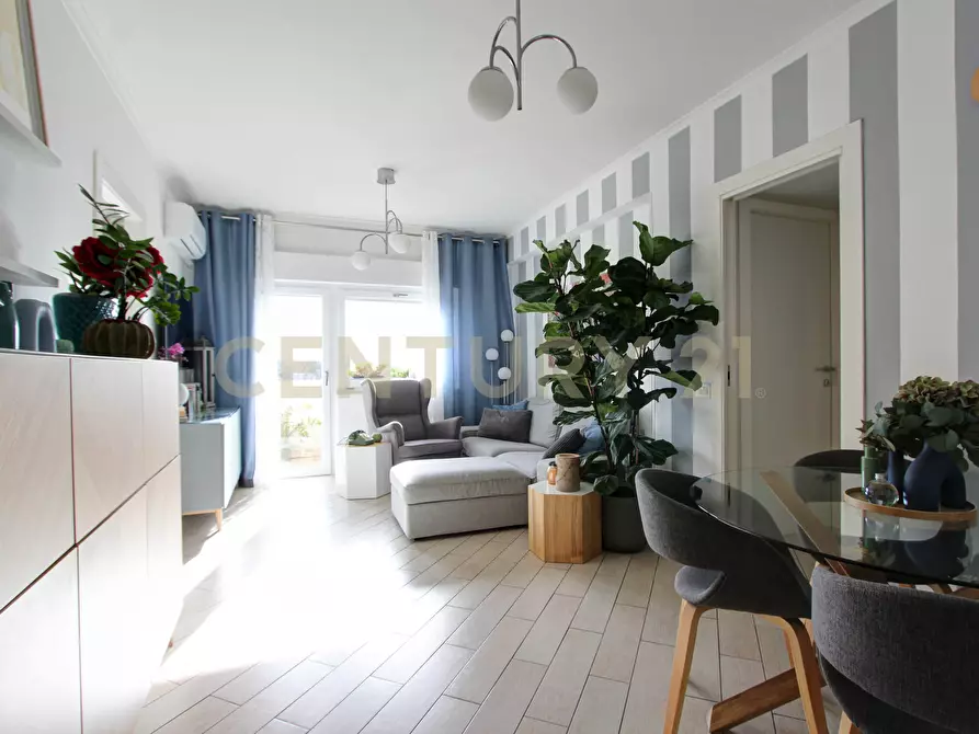 Immagine 1 di Quadrilocale in vendita  in Via Italo Orto 35 a Roma