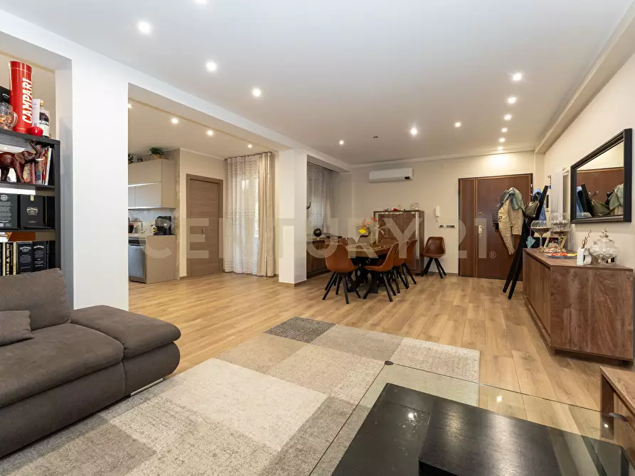 Immagine 2 di Pentalocale in vendita  in Via Lo Jacono Francesco 53 a Sant'agata Li Battiati