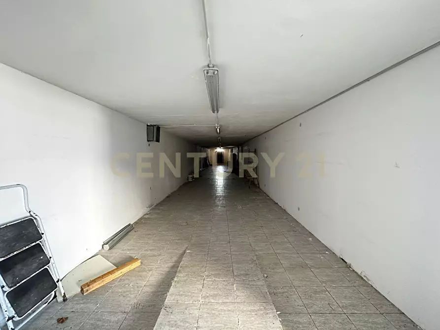 Immagine 32 di Locale commerciale in vendita  in Via Partenope 2 a Anzio