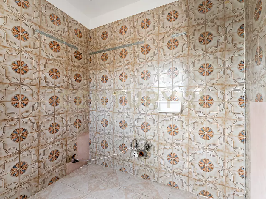 Immagine 22 di Pentalocale in vendita  in Via Edmondo de Amicis 62 a Catania