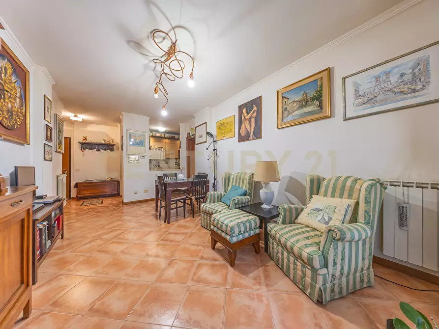 Immagine 4 di Bilocale in vendita  in Via Paolo Stoppa 38 a Roma