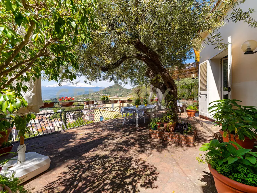 Immagine 17 di Villa in vendita  in Via Leonardo Da Vinci 5 a Taormina