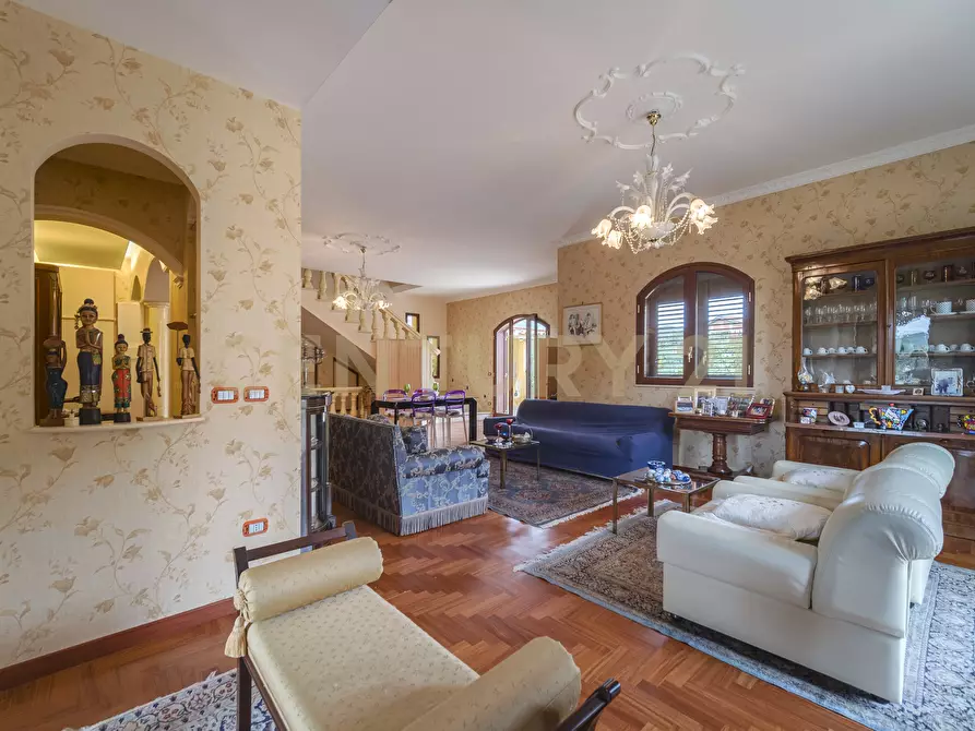 Immagine 10 di Villa in vendita  in Piazza Antonio Stracuzzi 4 a Santa Teresa Di Riva