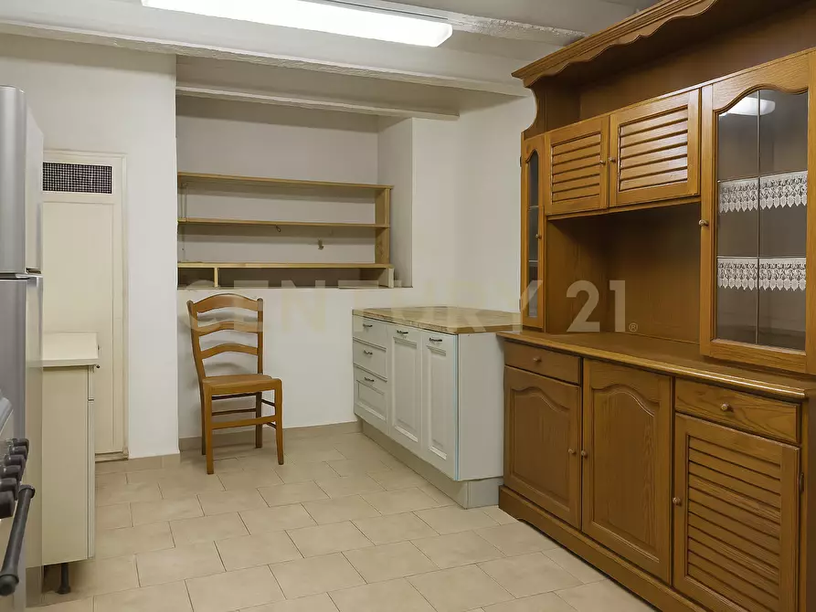 Immagine 16 di Pentalocale in vendita  in Via La Marmora a Abbadia San Salvatore