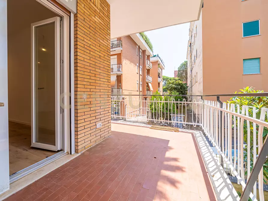 Immagine 7 di Trilocale in vendita  in Via Carlo Dossi 80 a Roma