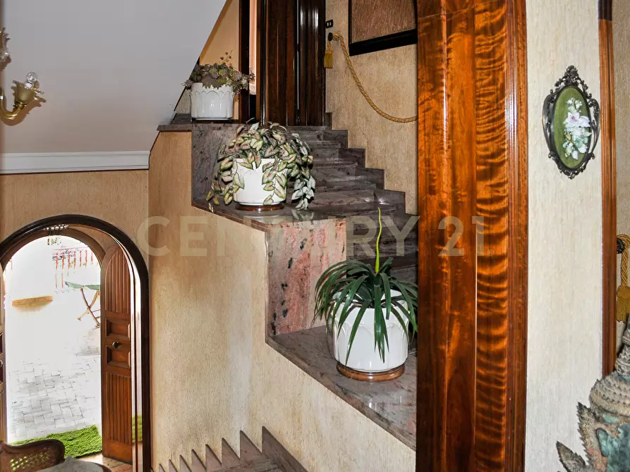 Immagine 28 di Villa in vendita  in Via Musumeci 47 a Giarre